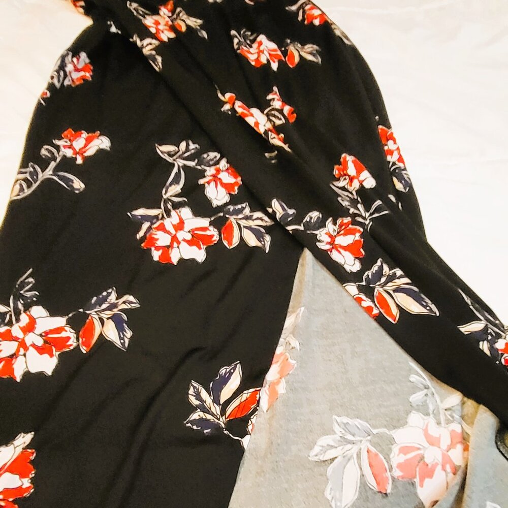 Le Chateau Sleeveless Blouse and Maxi Skirt - Picture 8 of 9